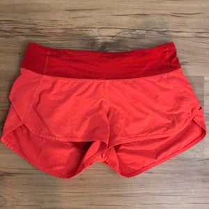 Lu Lu Lemon size 4 speed up shorts 2.5”